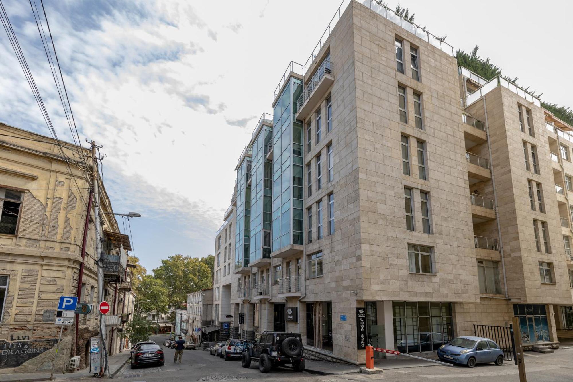 דירה On Rustaveli Avenue טביליסי